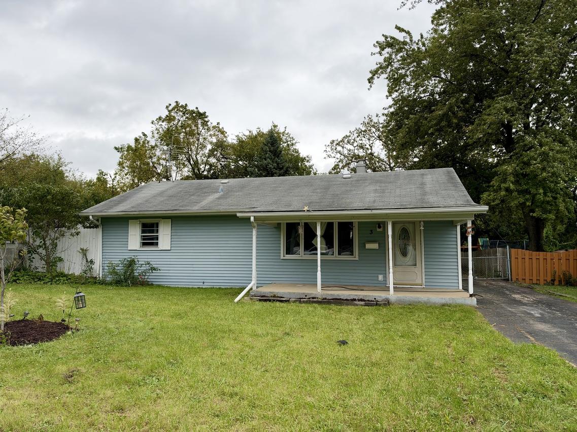 3 Golfview Ln., Carpentersville, IL 60110
