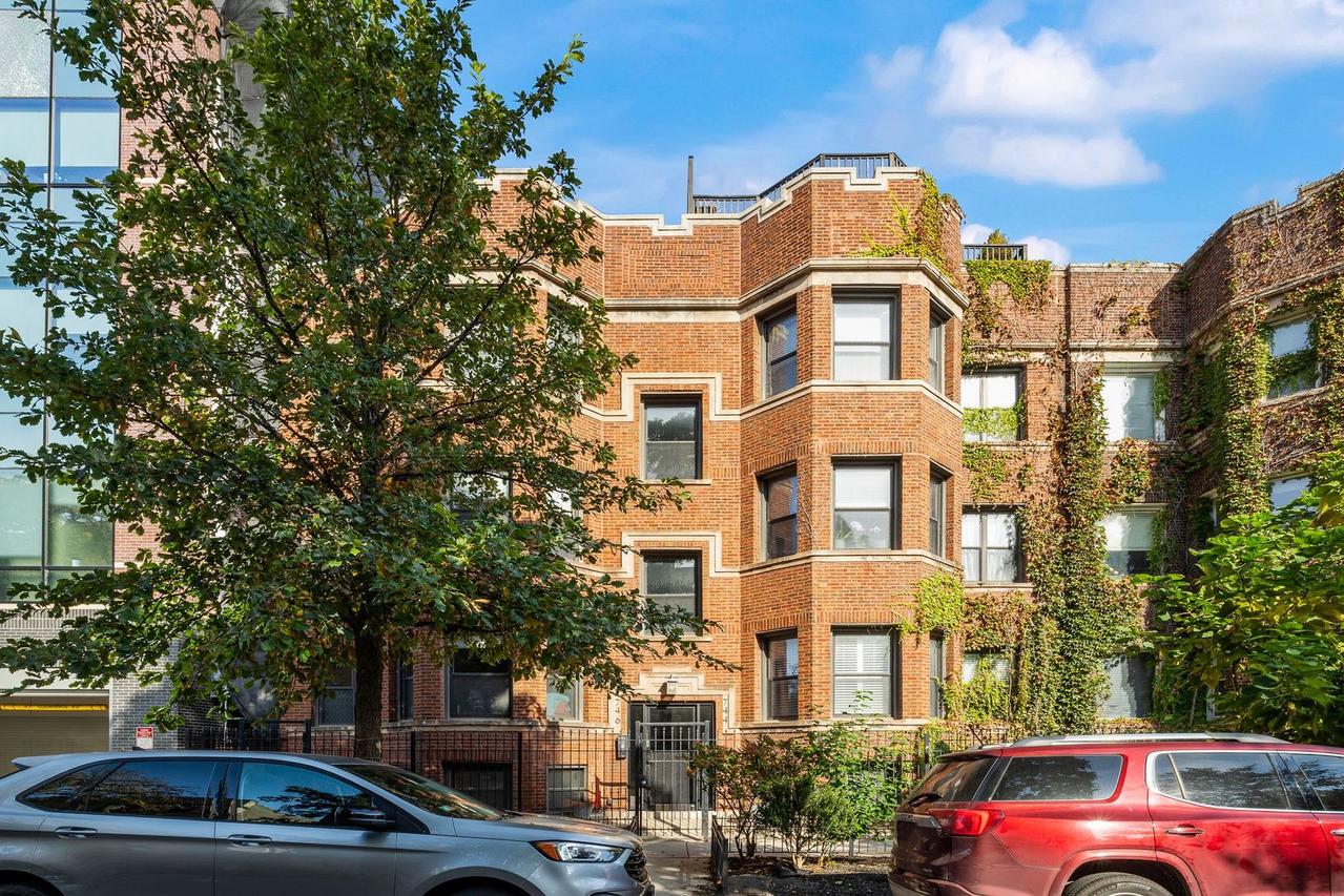746 W Cornelia Ave. #GW, Chicago, IL 60657