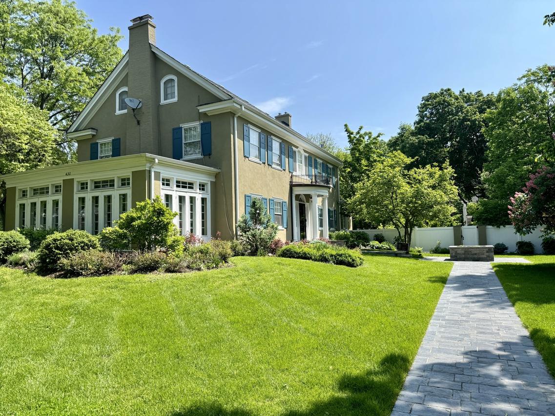 430 N Euclid Ave., Oak Park, IL 60302