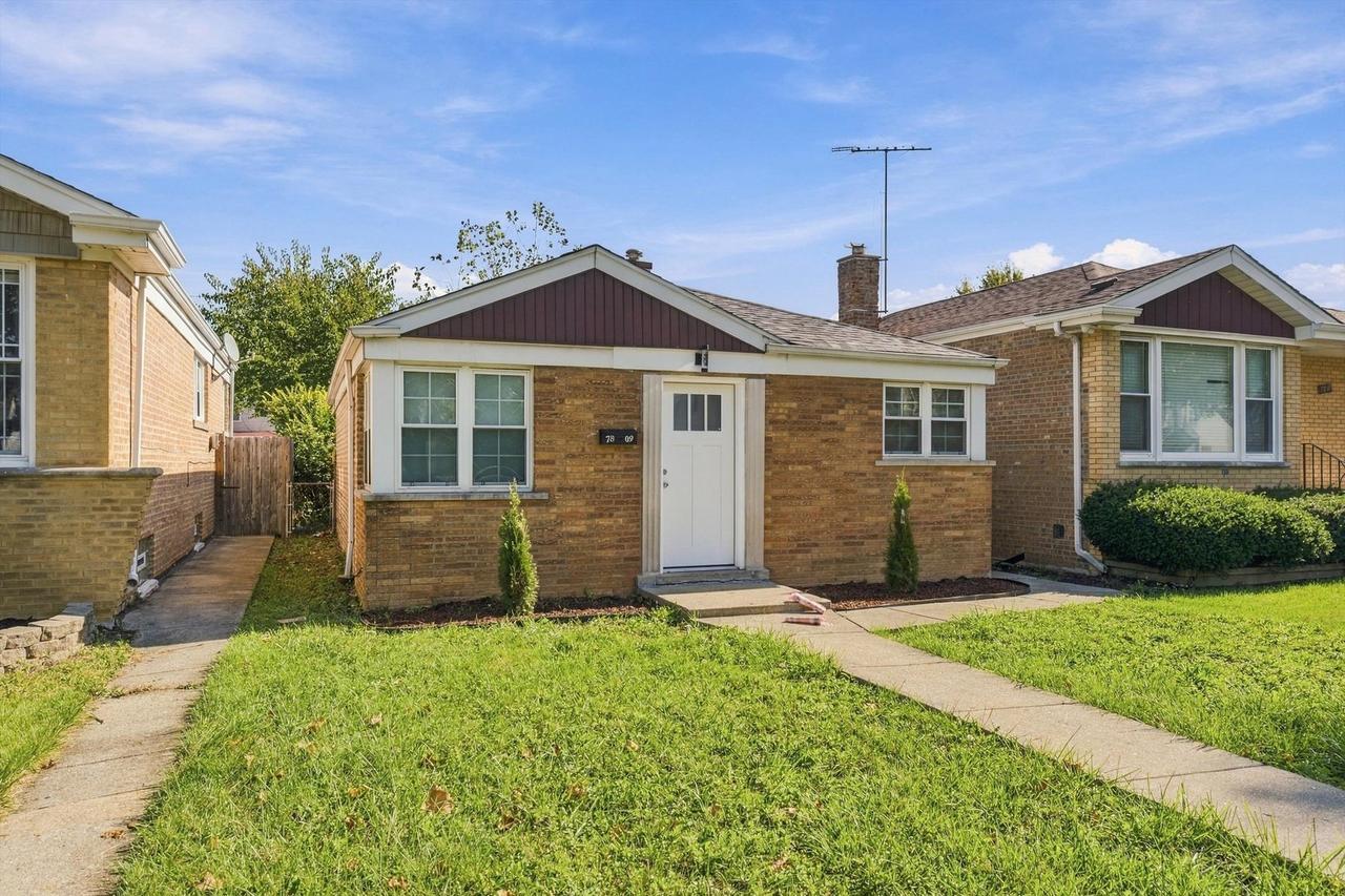 7809 S Homan Ave., Chicago, IL 60652
