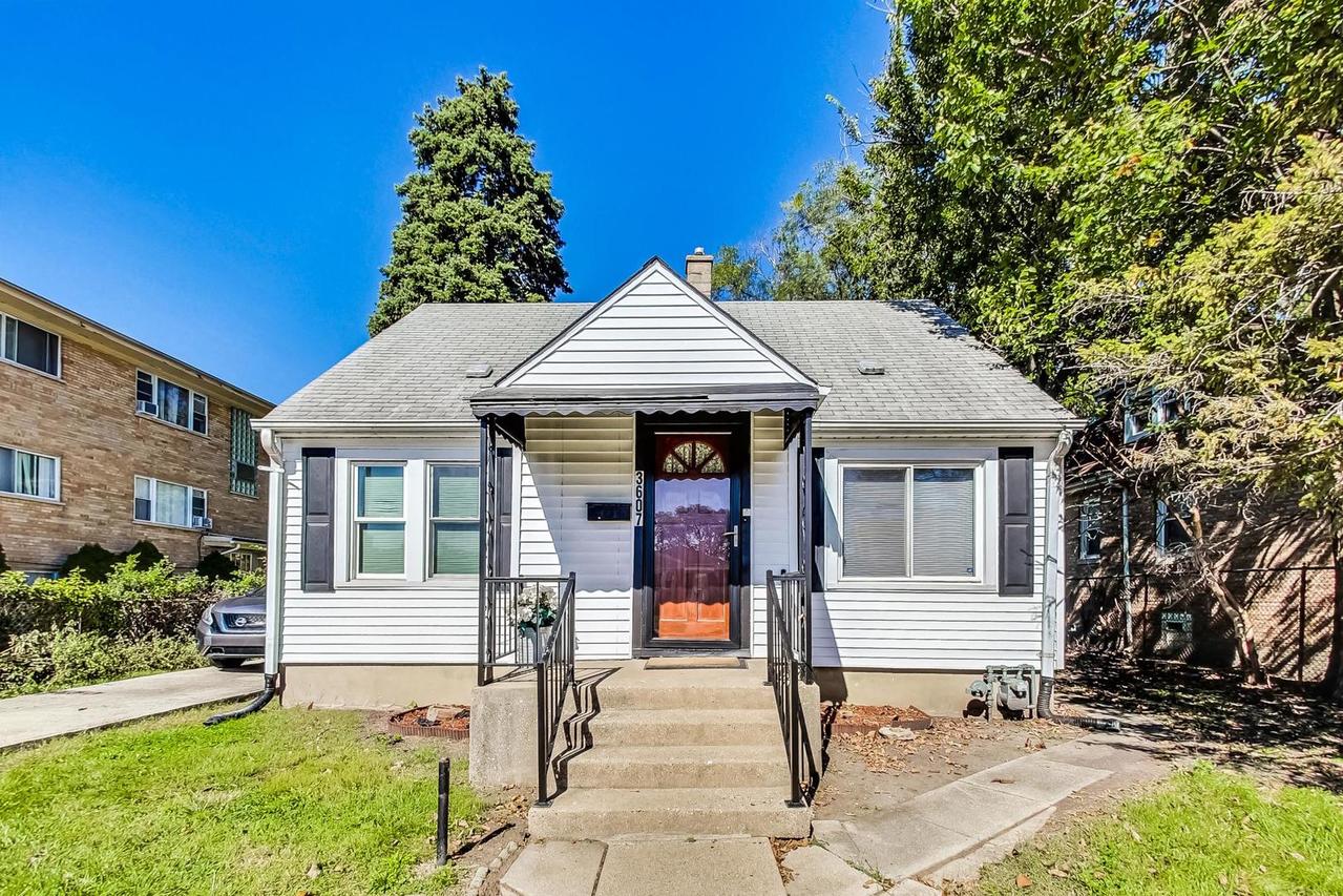 3607 Adams St., Bellwood, IL 60104