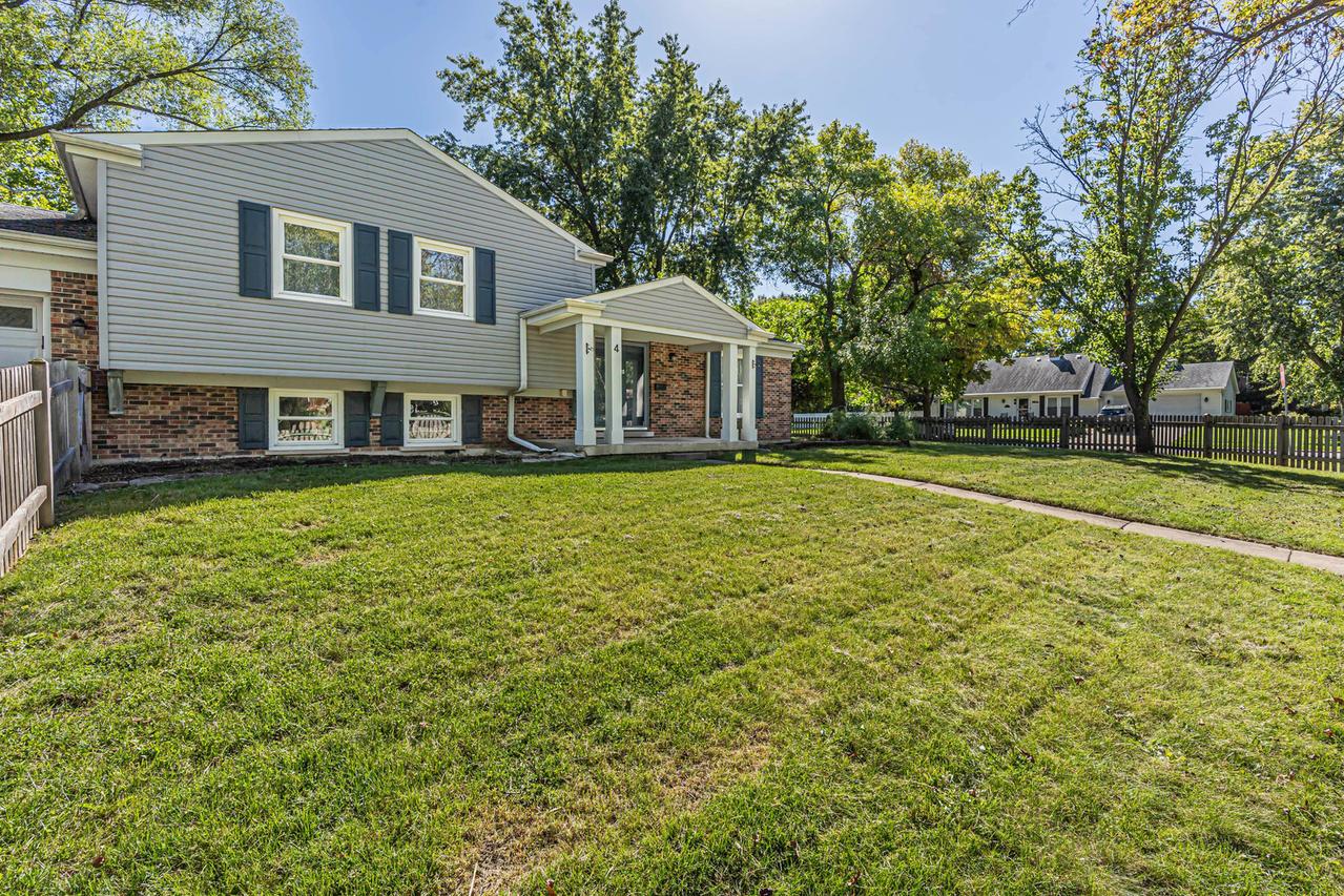 4 Tamarack Ave., Naperville, IL 60540