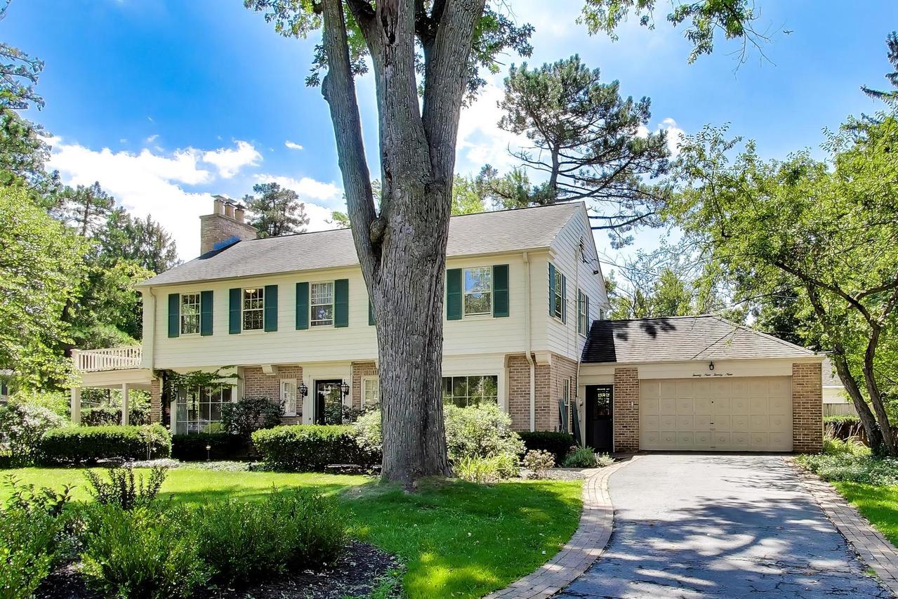 2929 Indianwood Rd., Wilmette, IL 60091
