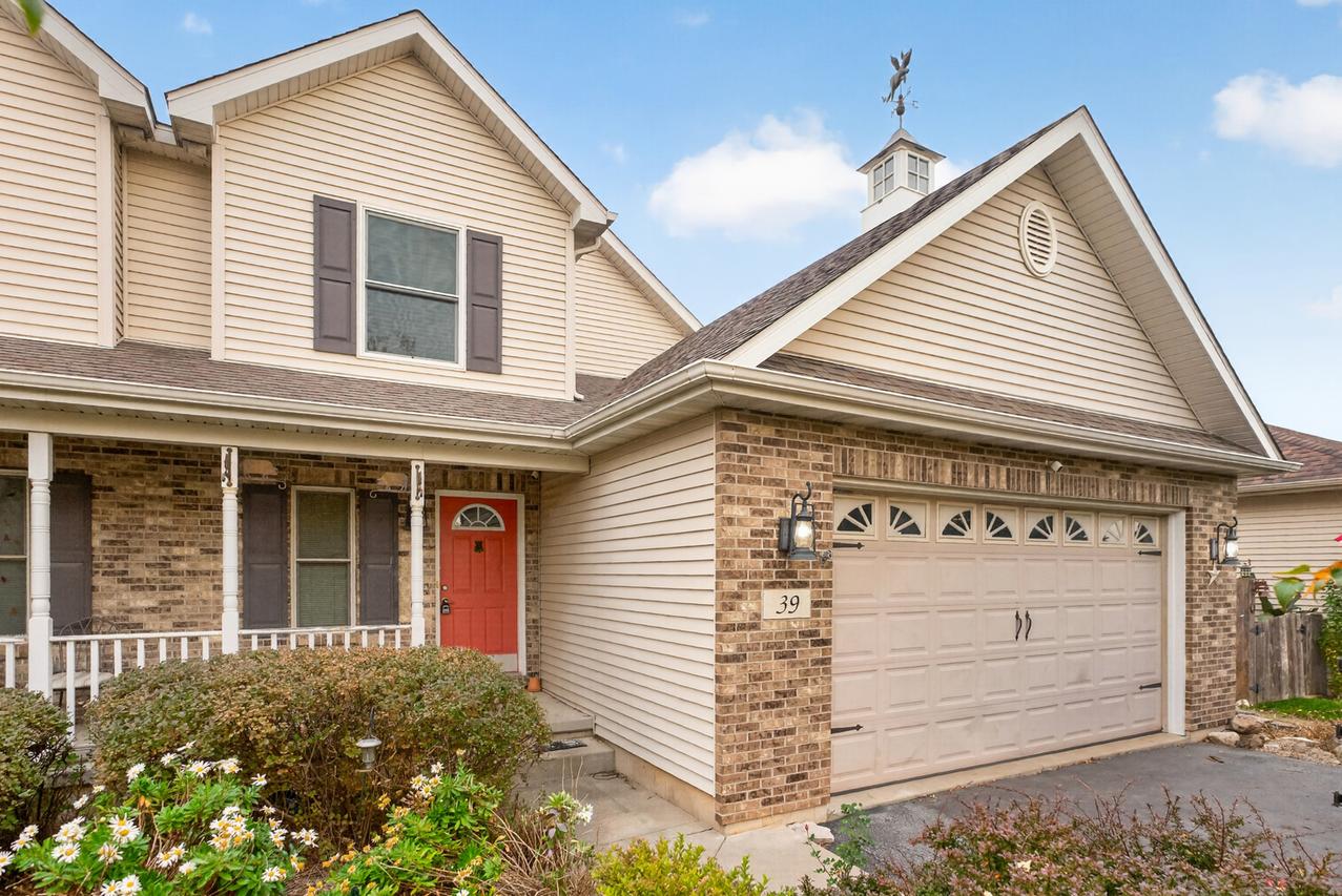 39 E South Ave., Cortland, IL 60112