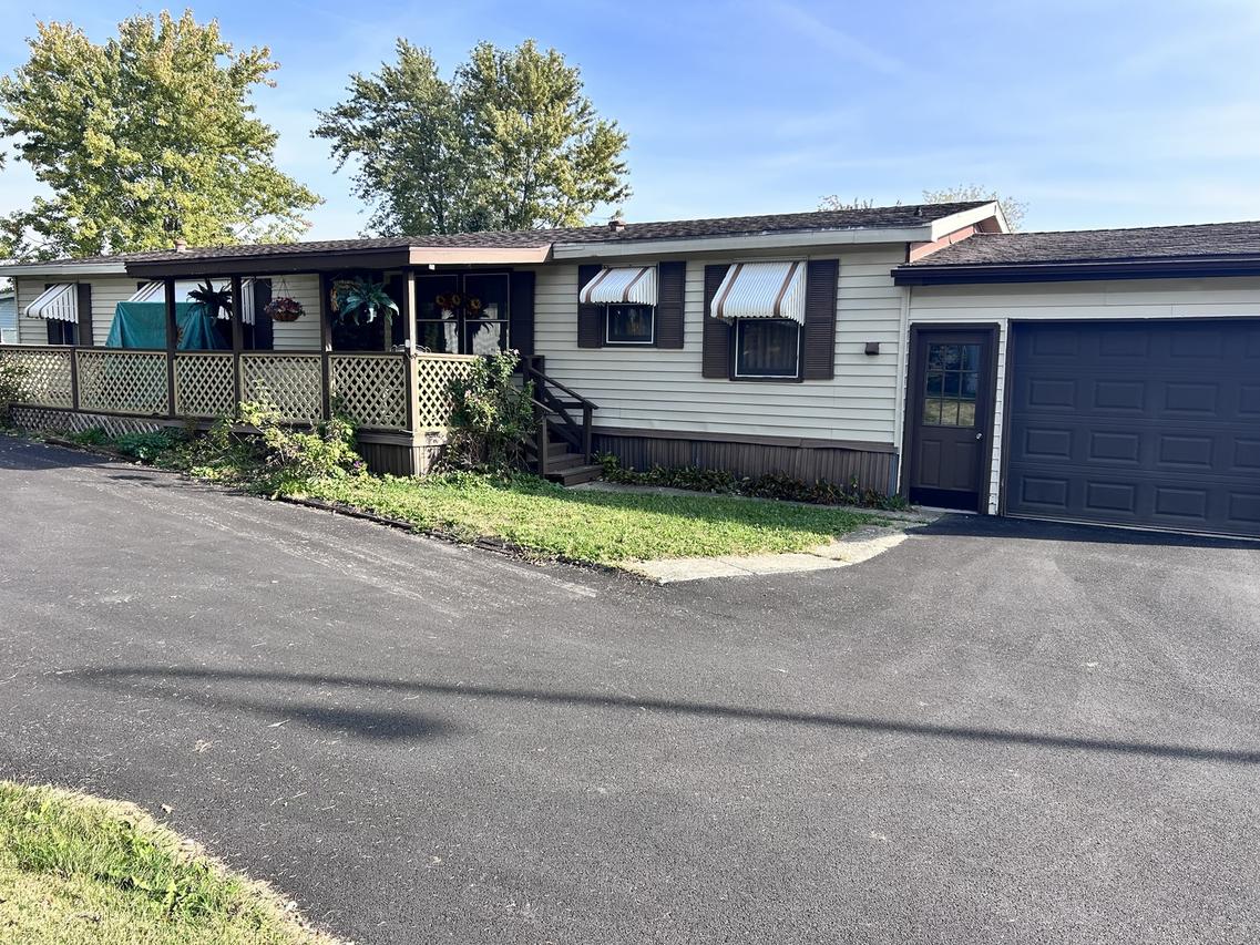 144 Maple Ln., Manteno, IL 60950