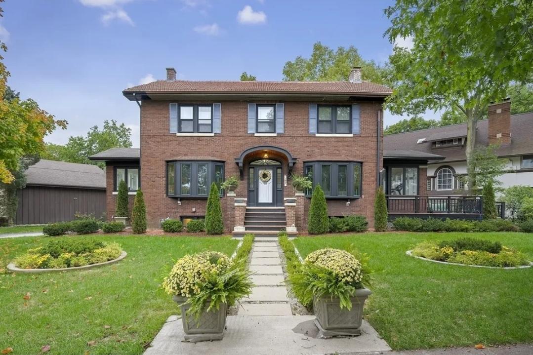 197 Longcommon Rd., Riverside, IL 60546