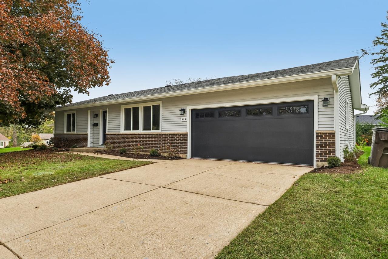 904 Melrose Ct., Mchenry, IL 60050