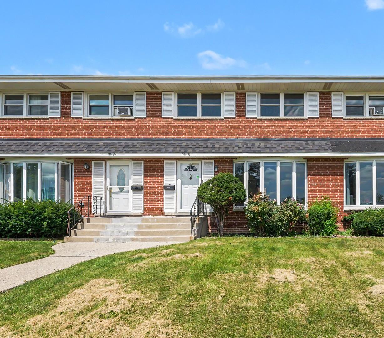 15W632 Virginia Ln., Elmhurst, IL 60126