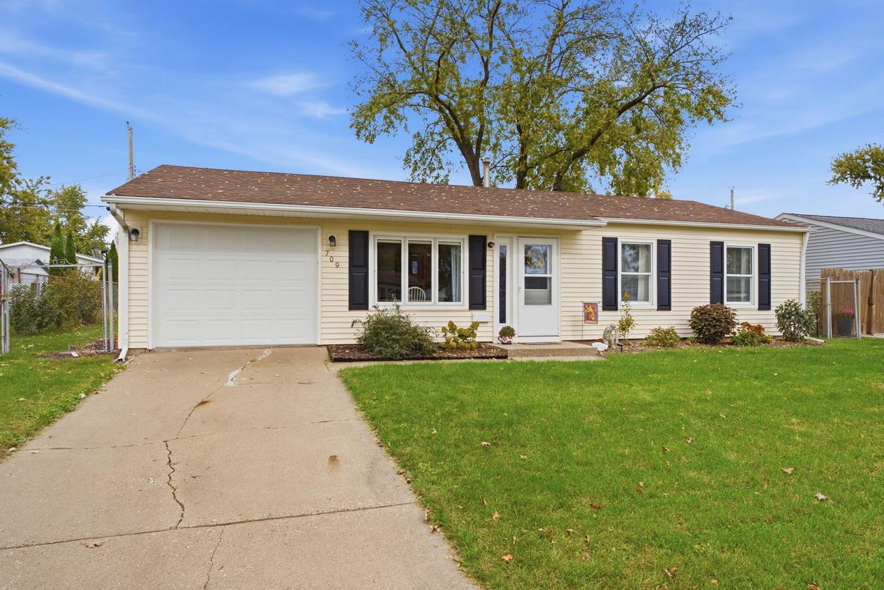 709 40th Ave., East Moline, IL 61244