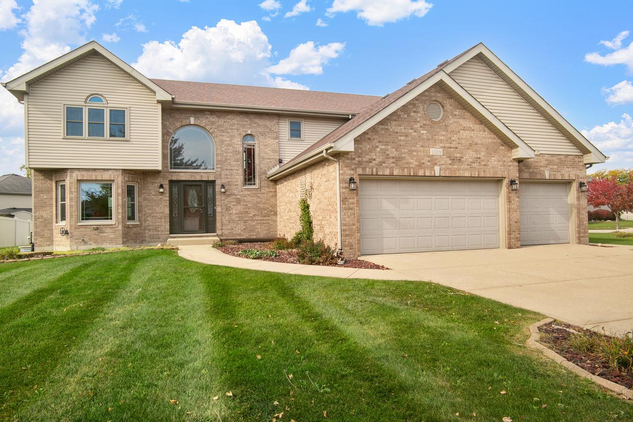 1009 Southcreek Dr., Manteno, IL 60950