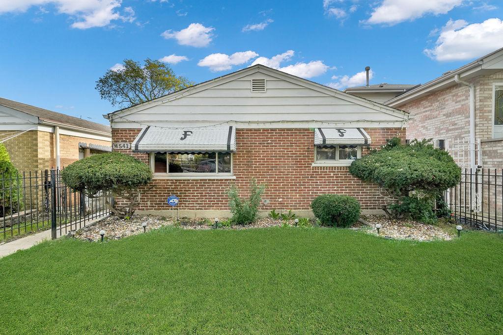 4541 S Laporte Ave., Chicago, IL 60638