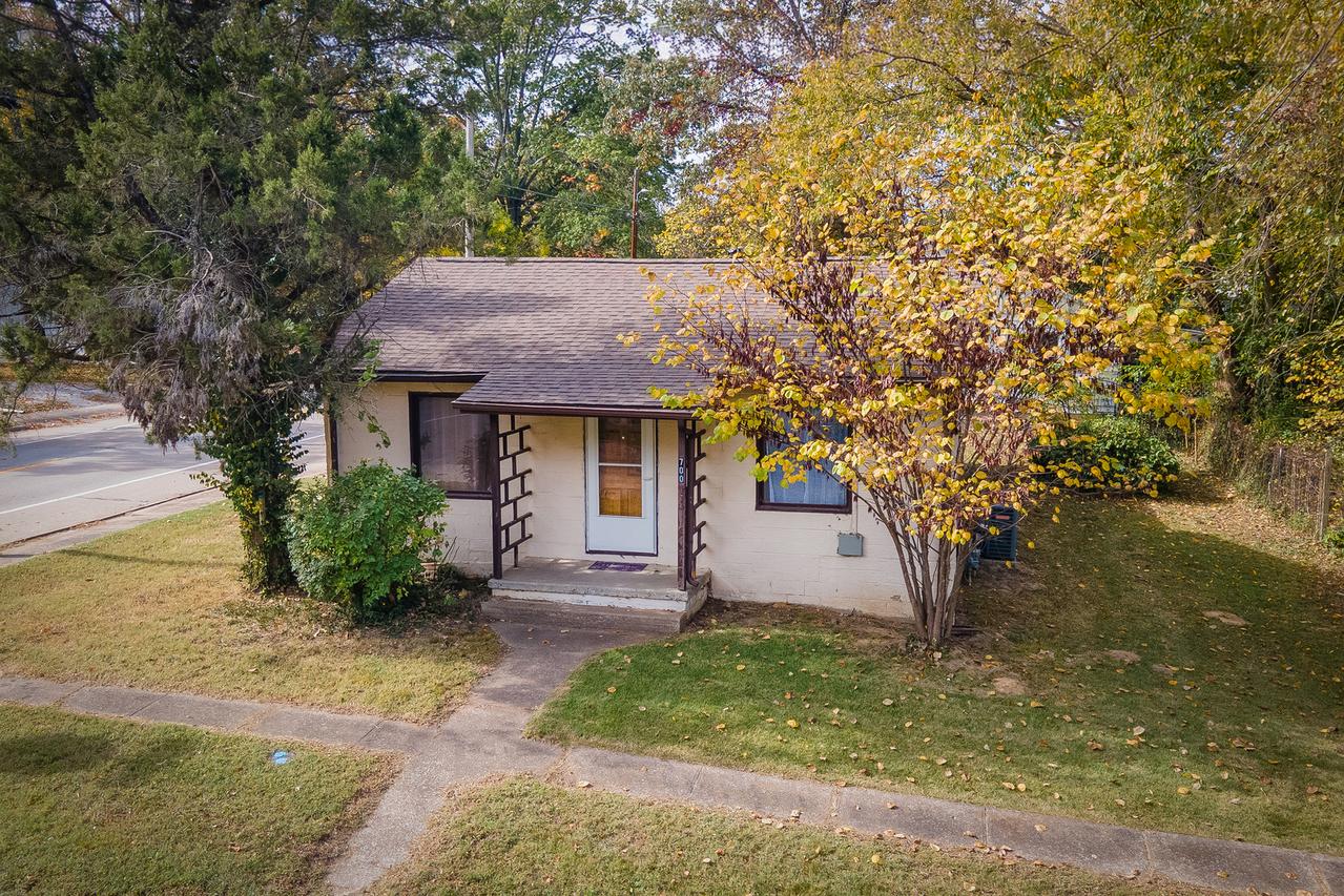 700 N Almond St., Carbondale, IL 62901