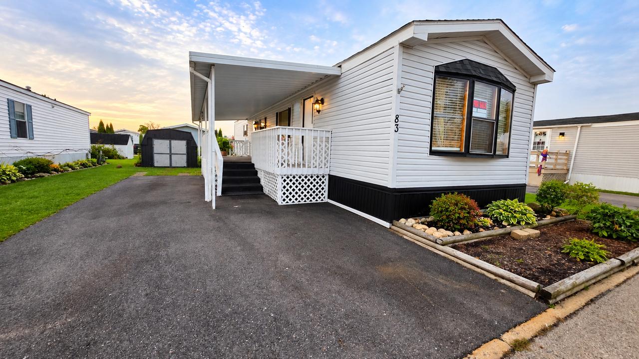 83 12th Ave., Bartlett, IL 60103