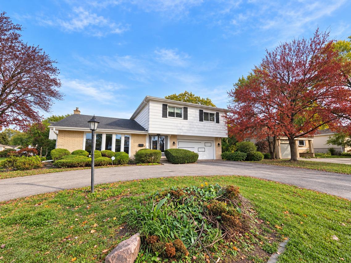 9855 N Huber Ln., Niles, IL 60714