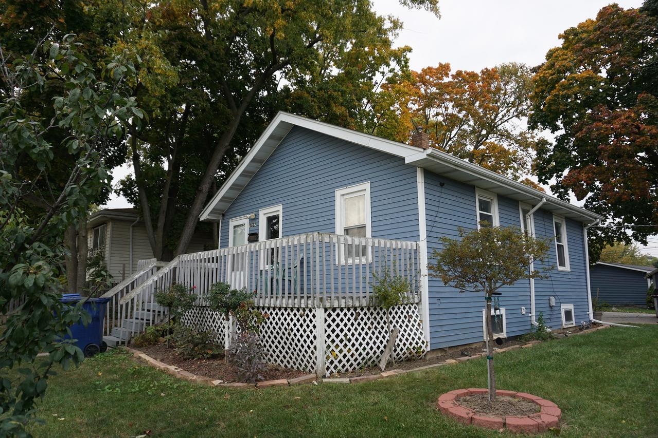 1602 16th St., North Chicago, IL 60064