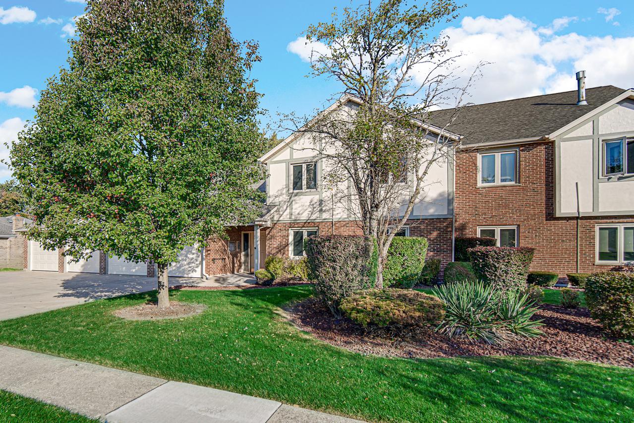811 Timber Pl. #112, New Lenox, IL 60451