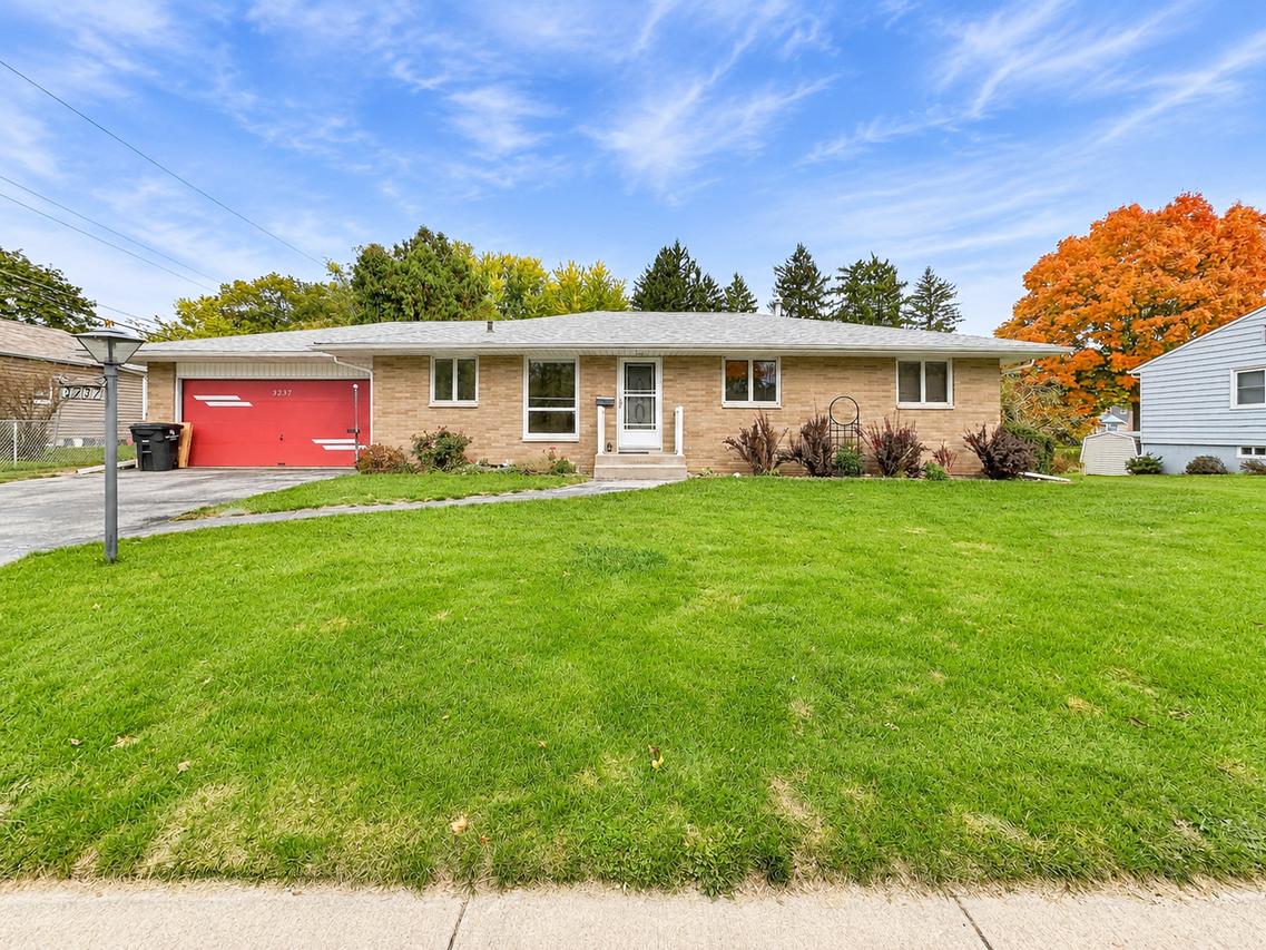 3237 26th Ave., Rock Island, IL 61201