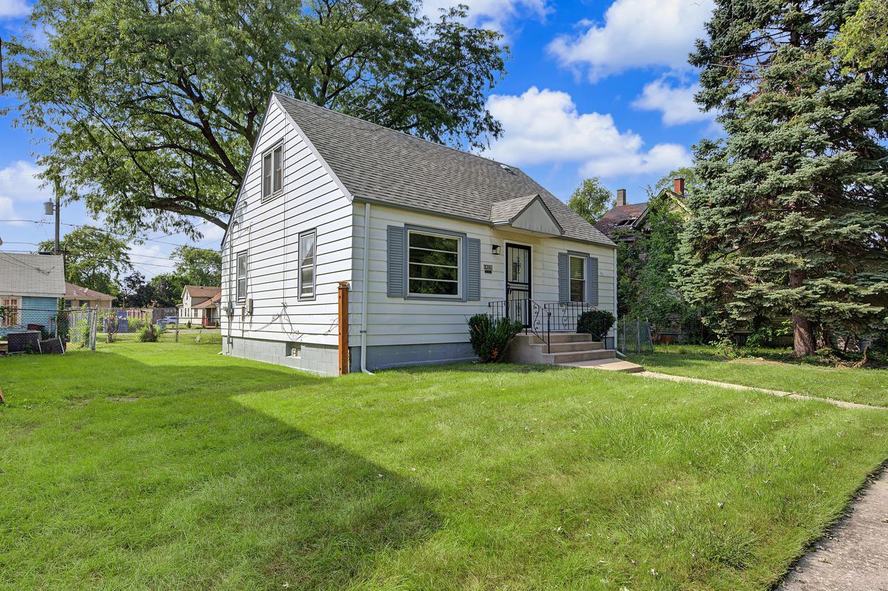 14526 Clinton St., Harvey, IL 60426