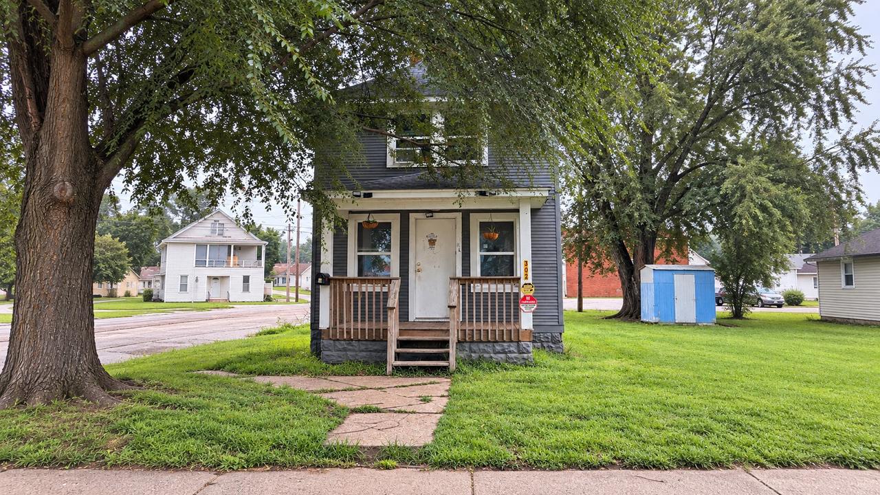 302 12th St., East Moline, IL 61244