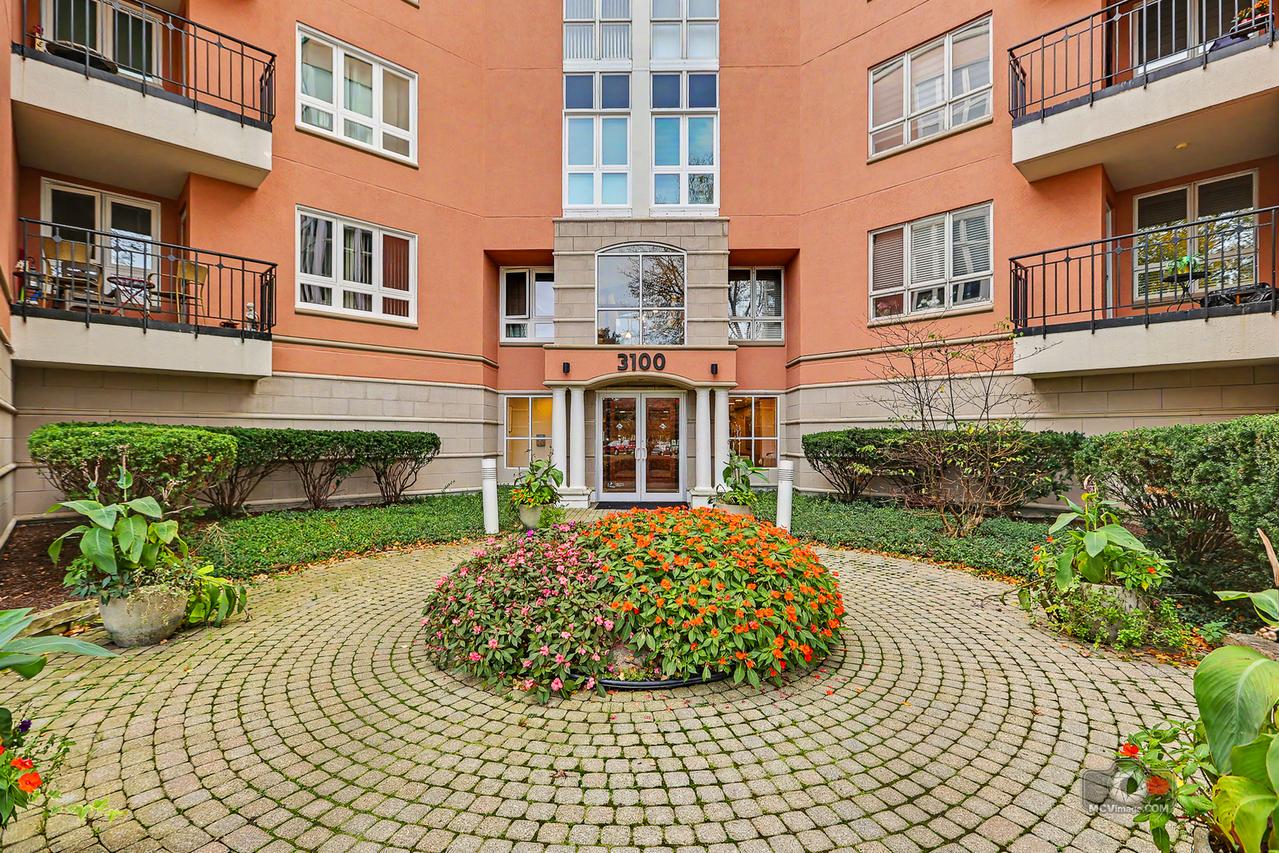 3100 Lexington Dr. #202, Glenview, IL 60026