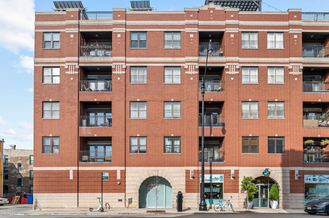 2740 W Armitage Ave. #PH5, Chicago, IL 60647