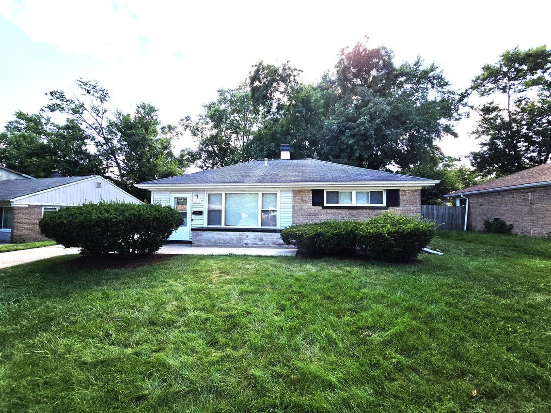 277 Minocqua St., Park Forest, IL 60466