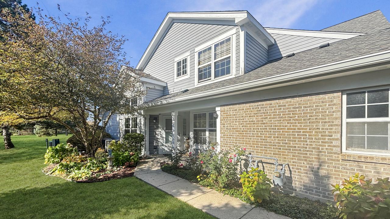 6881 W Monticello Ct., Gurnee, IL 60031