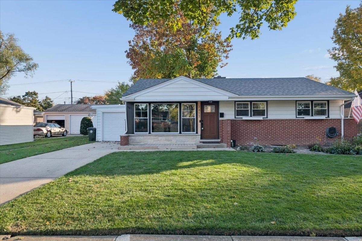7413 Lyons St., Morton Grove, IL 60053