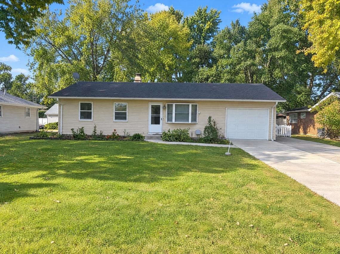 3725 School Dr., Morris, IL 60450