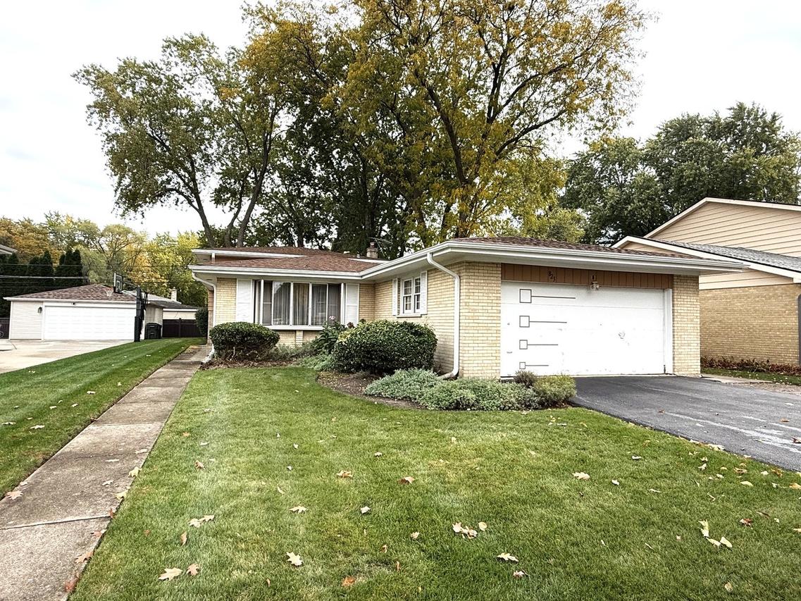823 S Dryden Pl., Arlington Heights, IL 60005