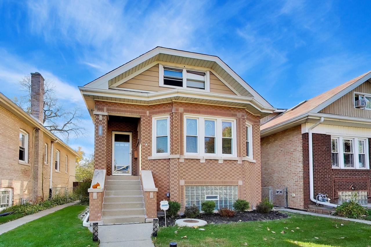 2734 Wesley Ave., Berwyn, IL 60402