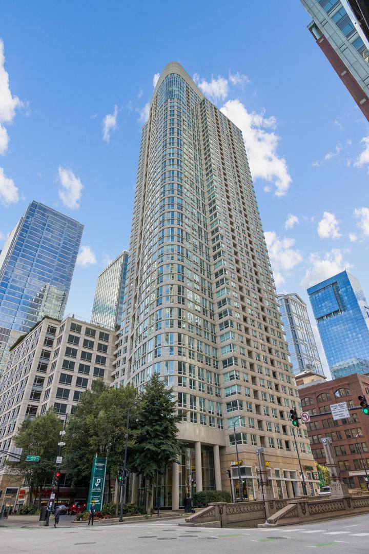345 N Lasalle St. #1003, Chicago, IL 60610