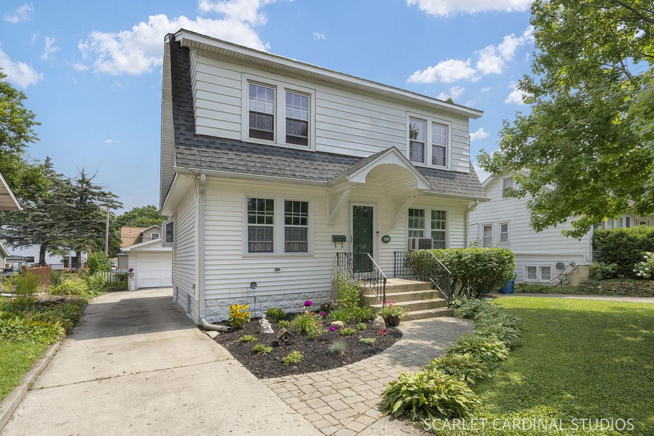 251 S Oakland, Elmhurst, IL 60126