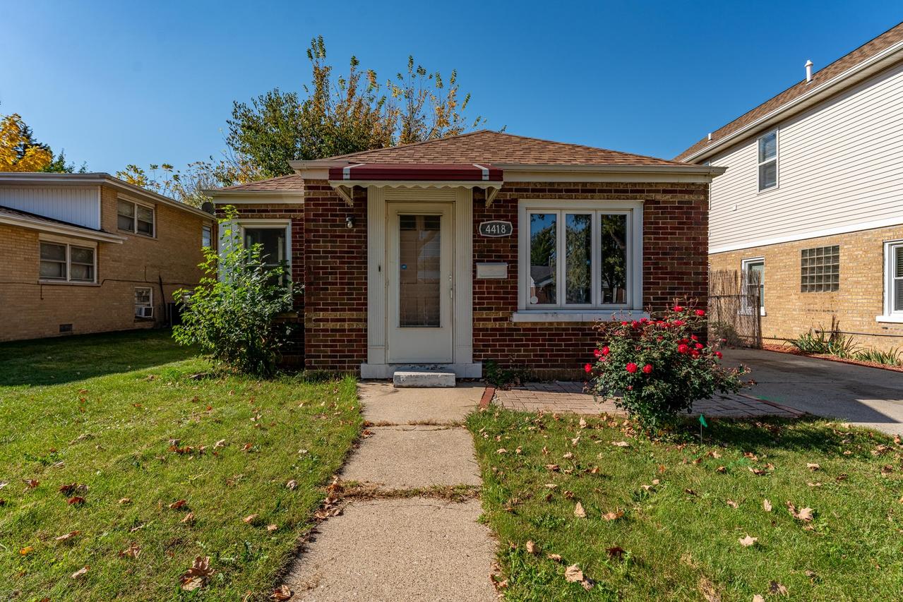 4418 Madison Ave., Brookfield, IL 60513