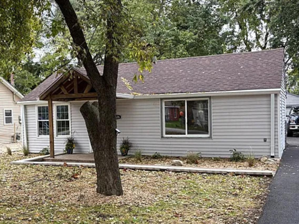 2426 Grape St., Joliet, IL 60435