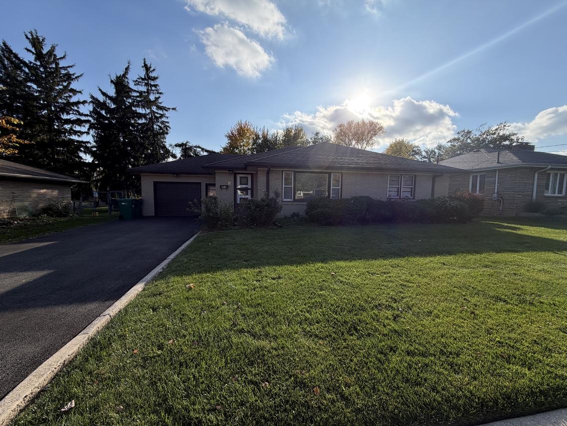 557 E 2nd St., Lockport, IL 60441