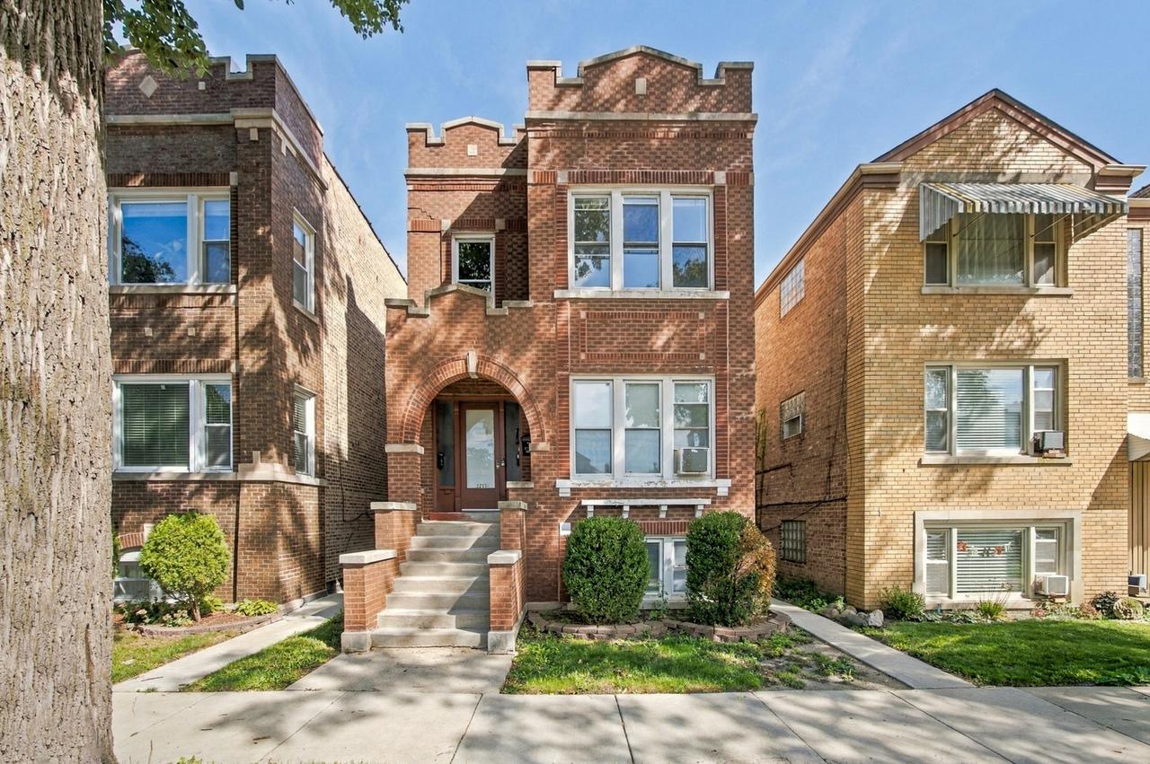 2235 Gunderson Ave., Berwyn, IL 60402