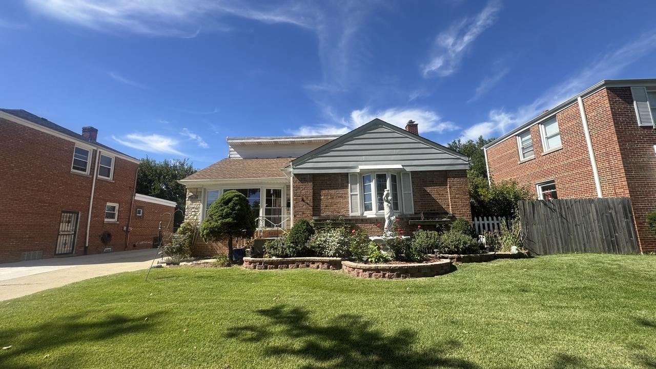 1934 Norfolk Ave., Westchester, IL 60154