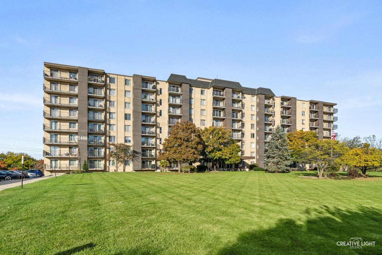 5400 Walnut Pl. #311, Downers Grove, IL 60515