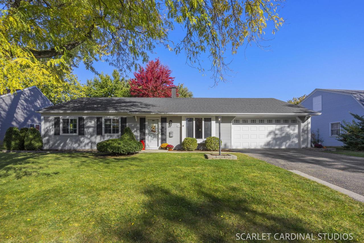 27 Fieldpoint Rd., Montgomery, IL 60538