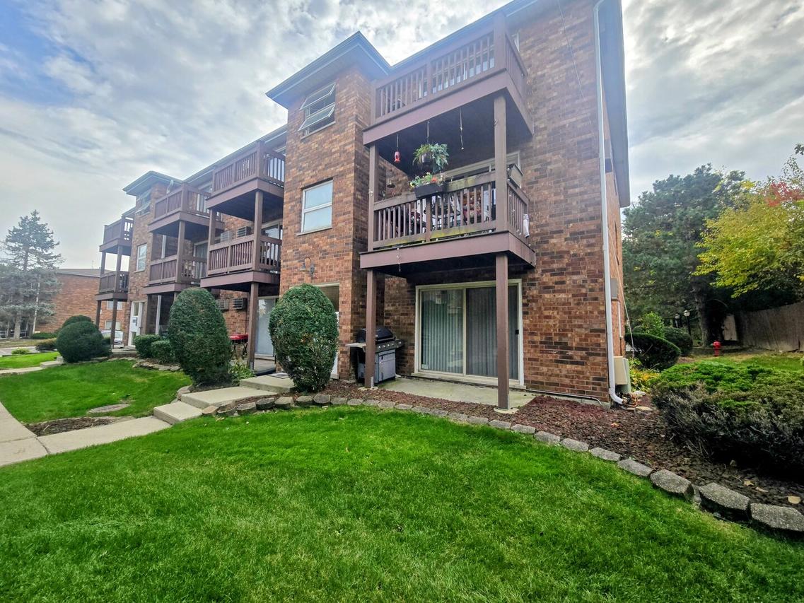 14810 Ketelaar Dr. #1W, Midlothian, IL 60445