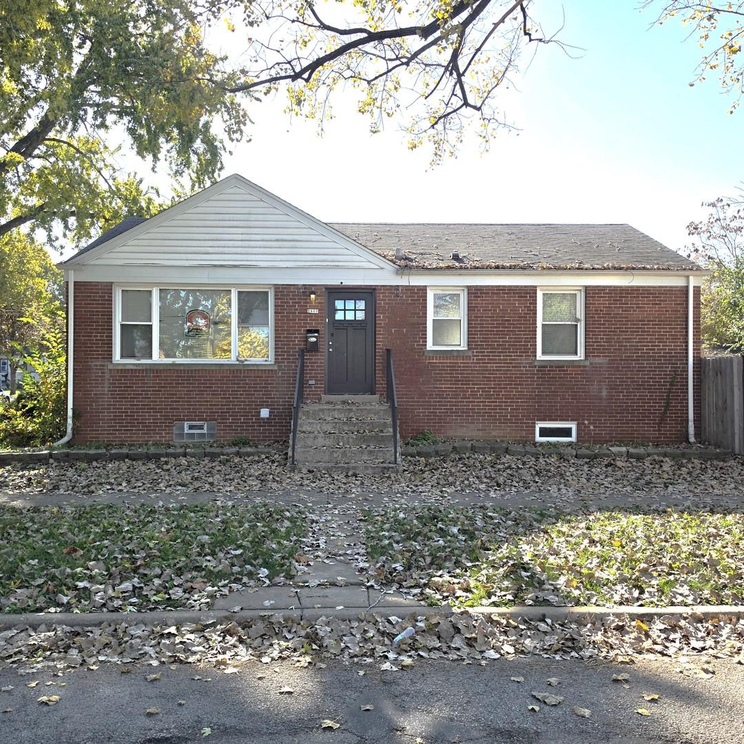2000 S 3rd Ave., Maywood, IL 60153