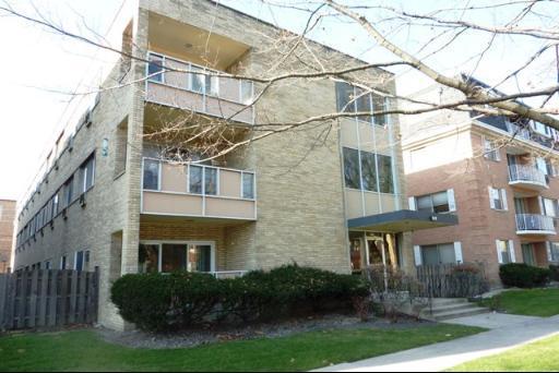 425 Wesley Ave. #101, Oak Park, IL 60302