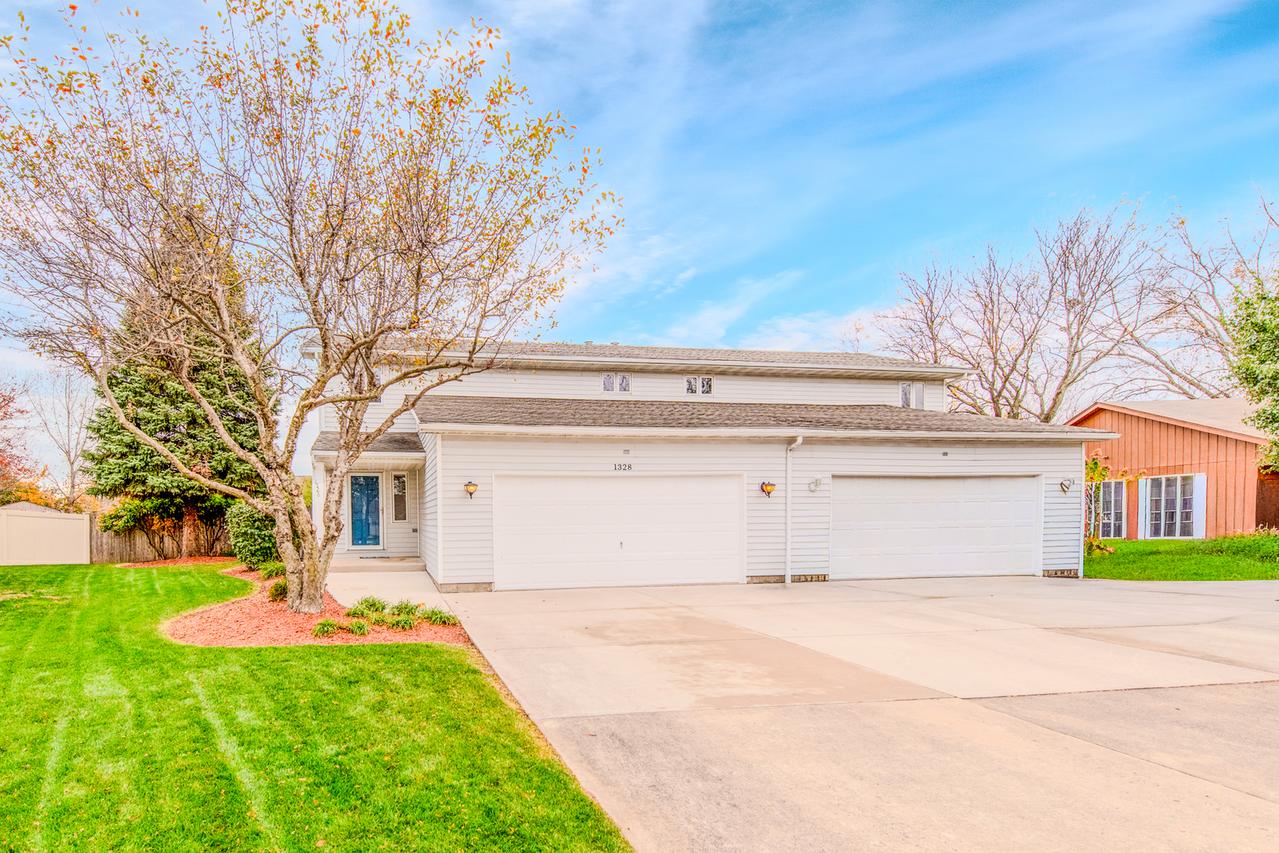 1328 Post Oak Ct., Crest Hill, IL 60403