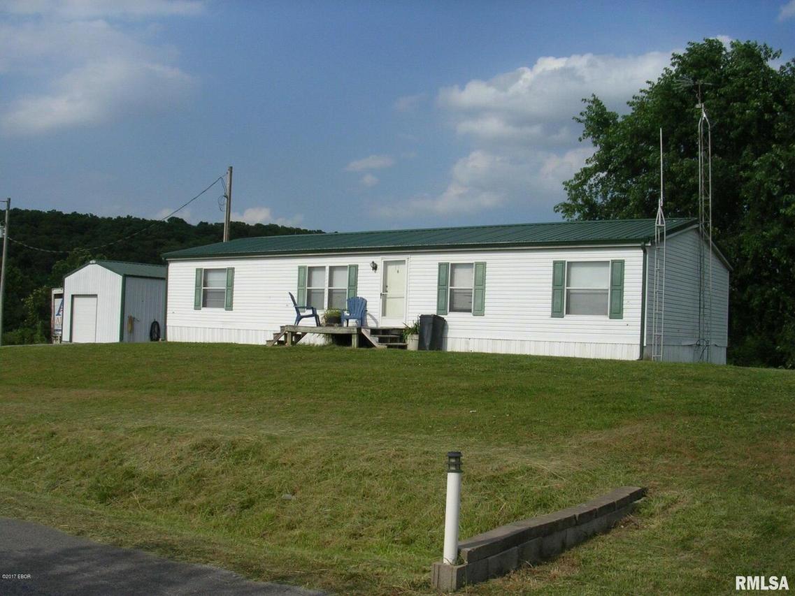 2045 Central Hill Rd., Grantsburg, IL 62943