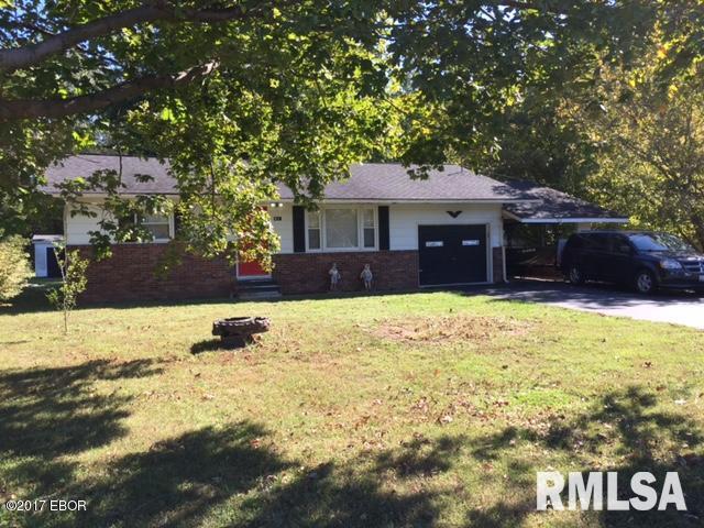 913 N Maple, Carterville, IL 62918