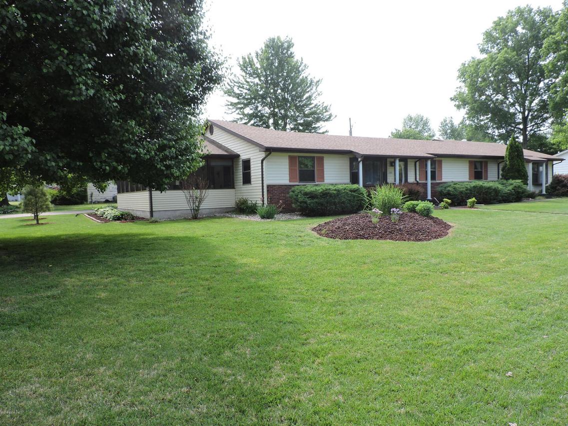 1300 Susan Ln., Carterville, IL 62918