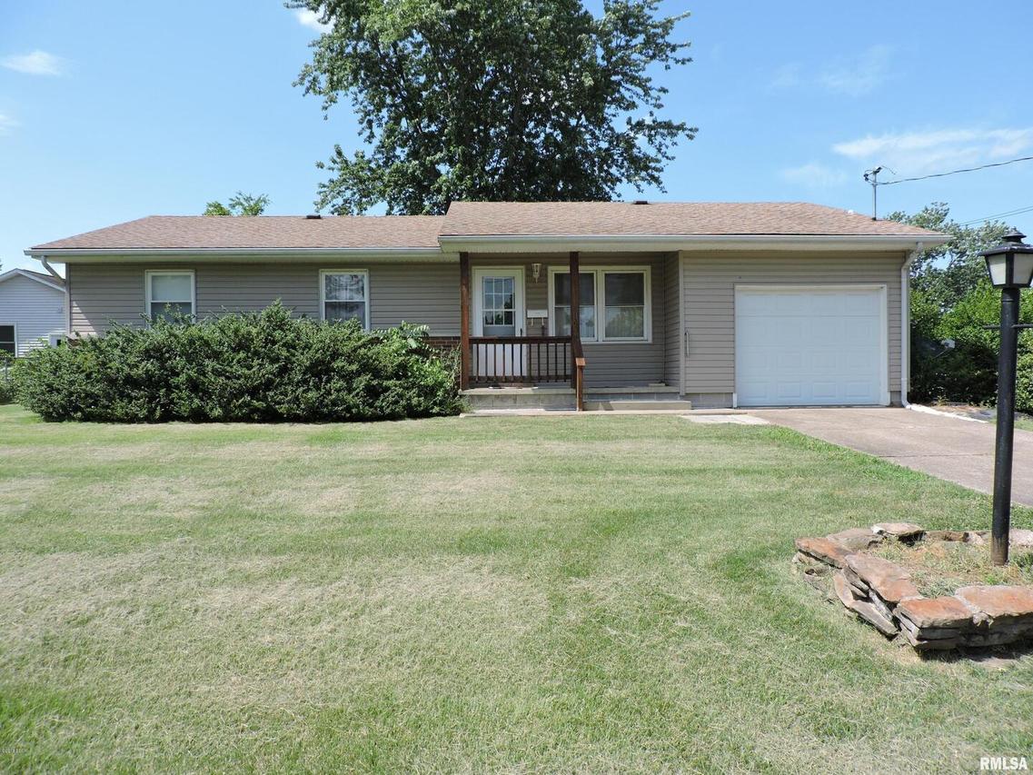 612 Ridge Ave., Carterville, IL 62918