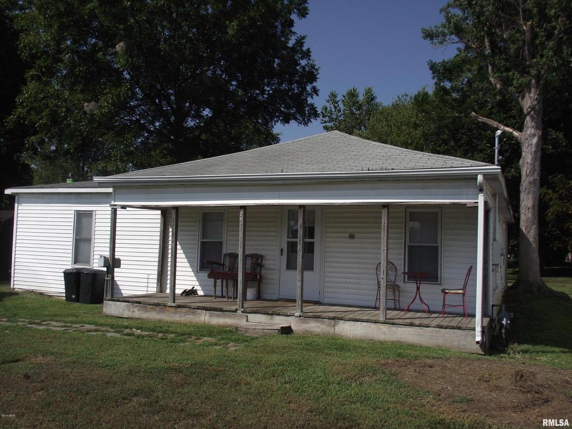 227 N Chestnut St., Duquoin, IL 62832