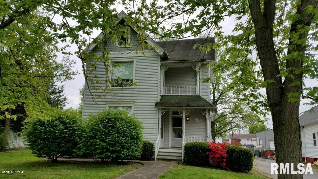 415 E Main St., Duquoin, IL 62832